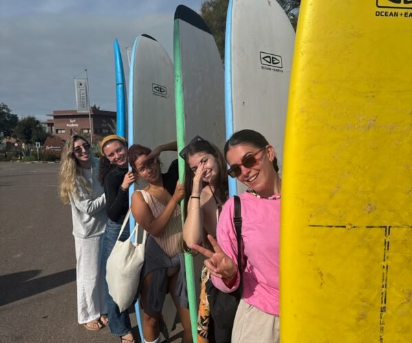 Taghazout: Beginner Surf Lesson with Equipment